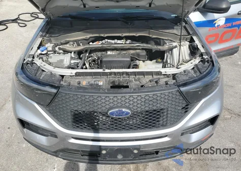 2022 Ford Explorer Police Interceptor z USA, uszkodzony, nr VIN 1FM5K8AB5NGA26389